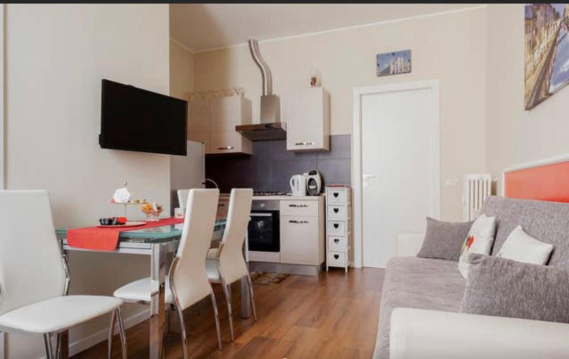 Rodica Comfort Home Milano Navigli ภายนอก รูปภาพ